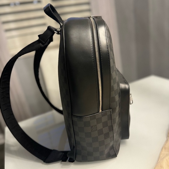 Josh Backpack Like New - Picture 4 of 12